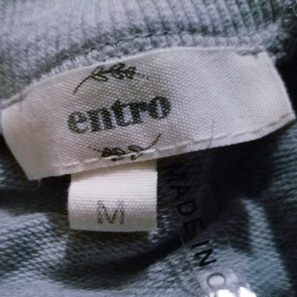 Entro Cold Shoulder Ruffled Sweatshirt NWOT - Picture 5 of 5